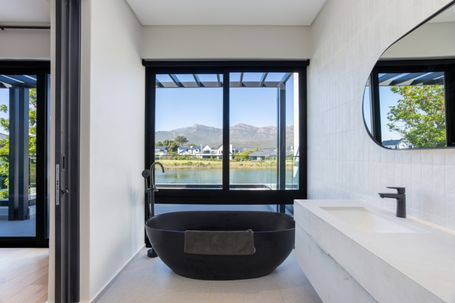 4 Bedroom Property for Sale in Val De Vie Estate Western Cape